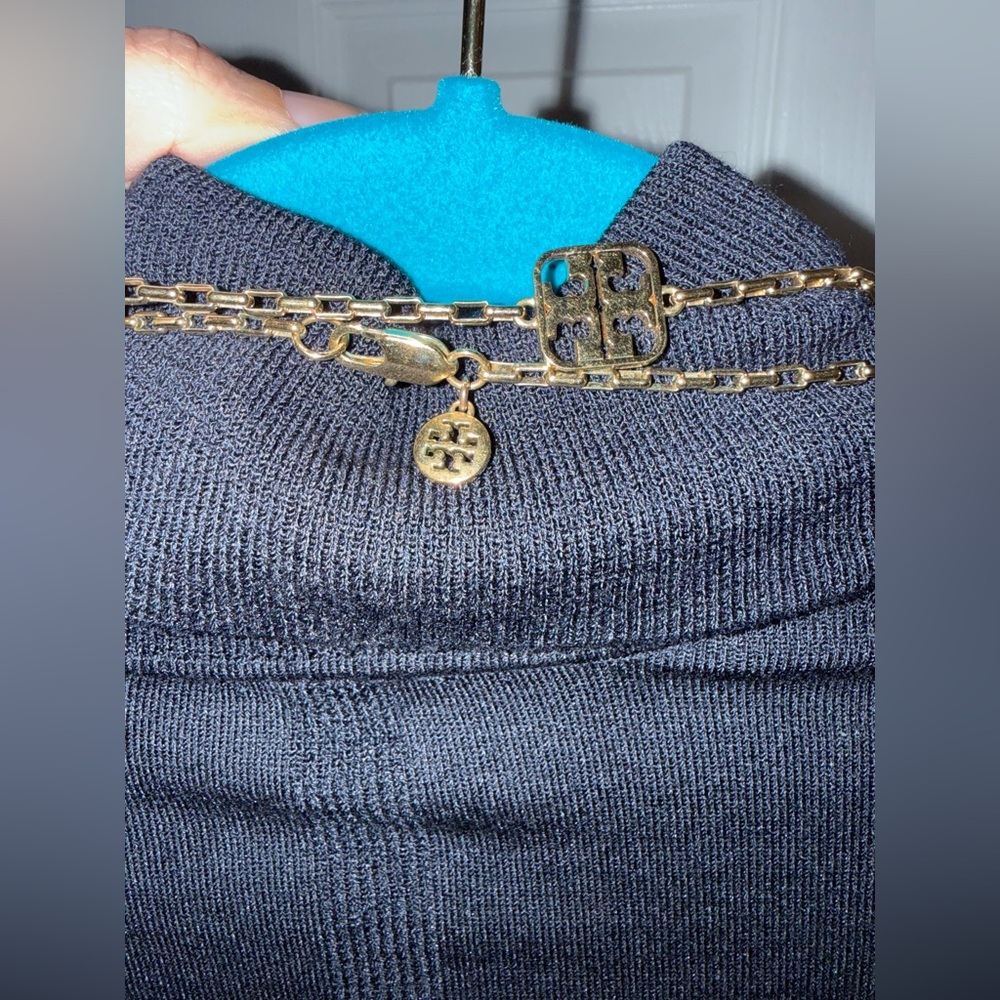 Tory Burch Faux Pearl Logo Station Necklace Gold Tone Long Necklace - Picture 5 of 5